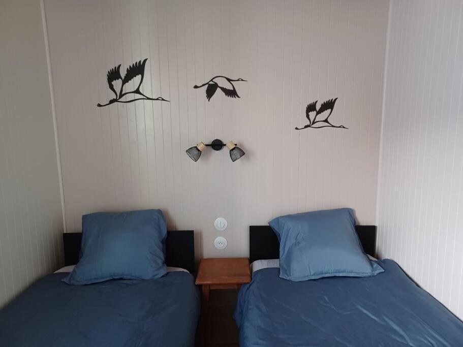 La Maison Bleu Du Lac De Celine Giffaumont-Champaubert Extérieur photo