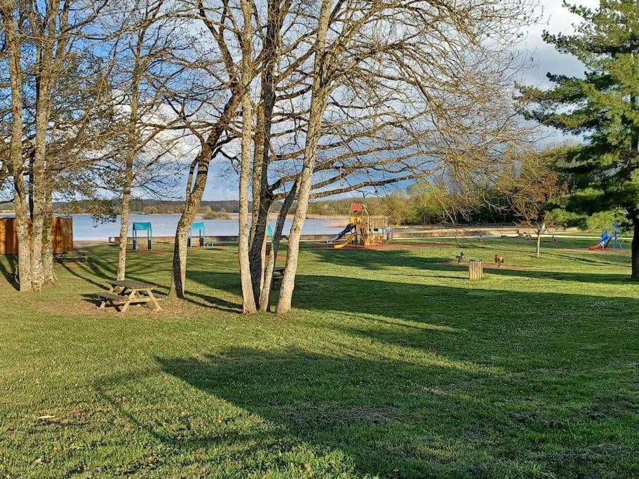La Maison Bleu Du Lac De Celine Giffaumont-Champaubert Extérieur photo